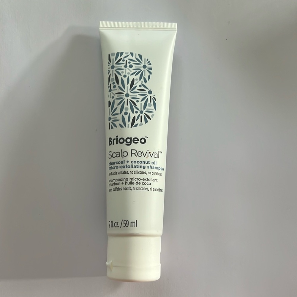 🎁Bundle for a Deal all Beauty Items! 
Briogeo Scalp Revival Shampoo